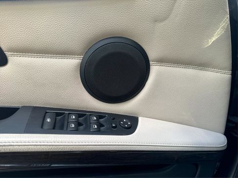 Used 2013 BMW 335i Convertible image 54