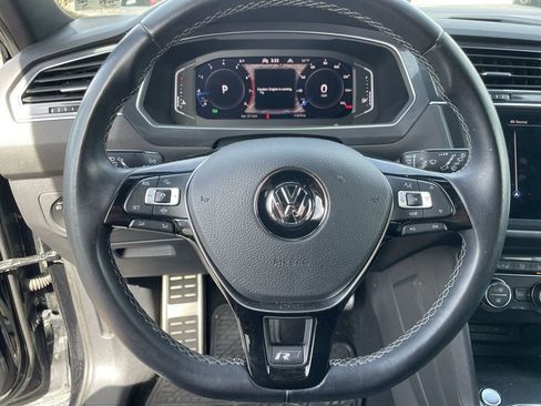 Used 2021 Volkswagen Tiguan SEL Premium R-Line image 18