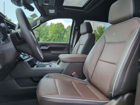 New 2026 GMC Sierra 2500 Denali w/ Denali Reserve Package AWD/4WD image 17