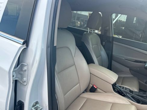 Used 2021 Hyundai Tucson Limited FWD image 21