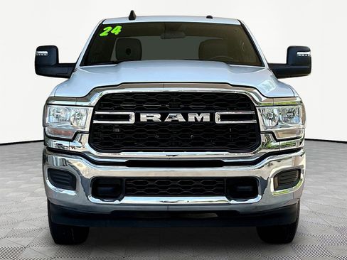 Used 2024 RAM 2500 Tradesman w/ Chrome Appearance Group AWD/4WD image 2