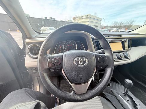 Used 2014 Toyota RAV4 LE image 14