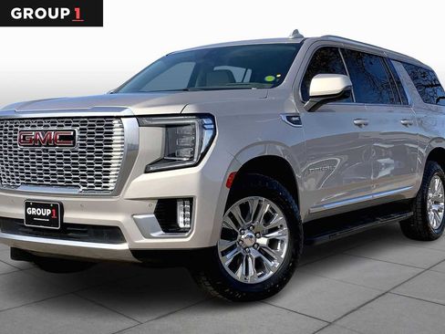 Used 2022 GMC Yukon XL Denali image 1