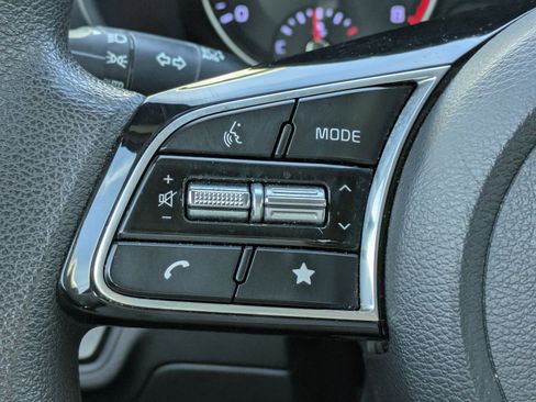 Certified 2023 Kia Forte LXS FWD image 17
