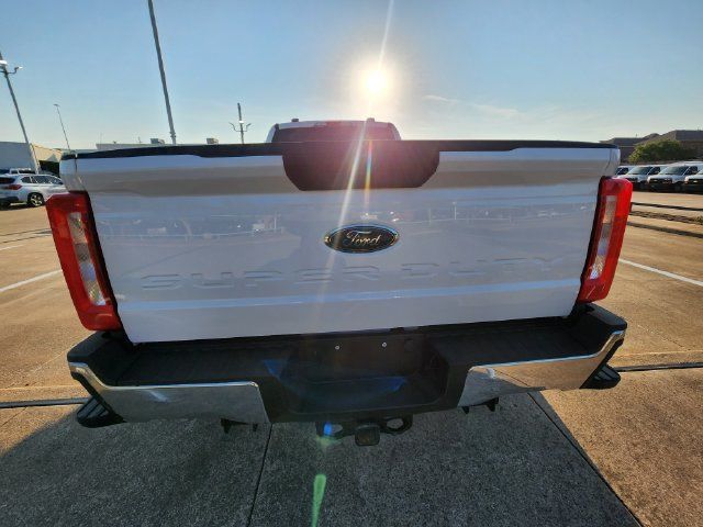 Used 2025 Ford F350 XLT w/ FX4 Off-Road Package AWD/4WD image 5