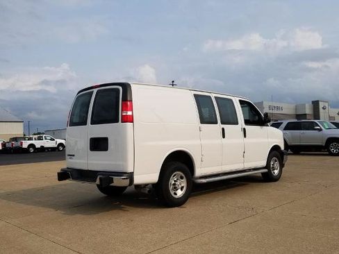 Used 2024 Chevrolet Express 2500 w/ Driver Convenience Package RWD image 2