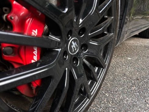 Used 2023 Maserati Levante Modena image 3