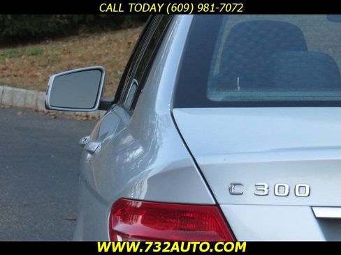 Used 2010 Mercedes-Benz C 300 Sedan image 27