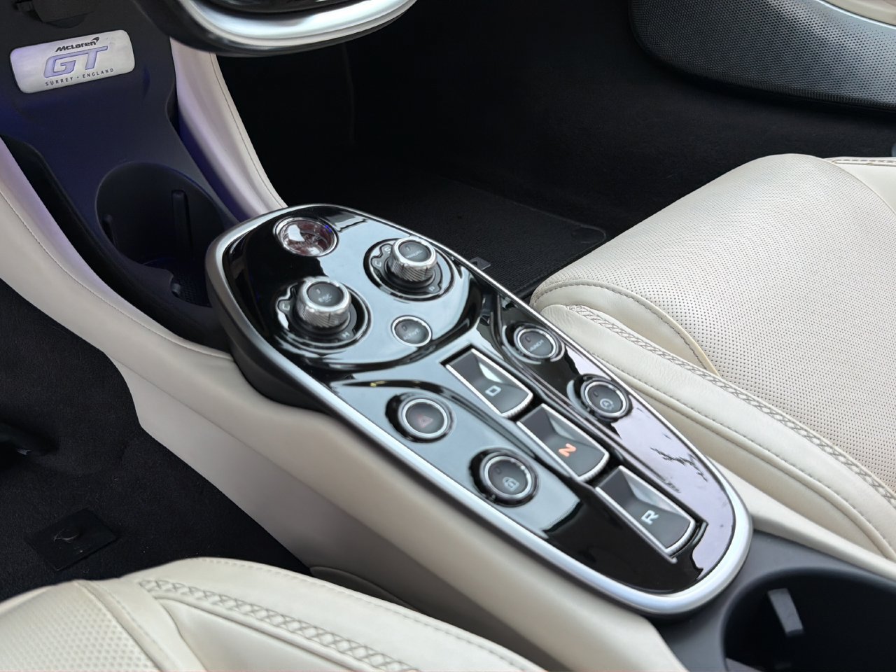 Used 2023 McLaren GT RWD image 22
