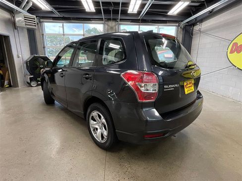 Used 2016 Subaru Forester 2.5i AWD/4WD image 3