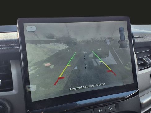 Used 2022 Ford Expedition XLT image 9