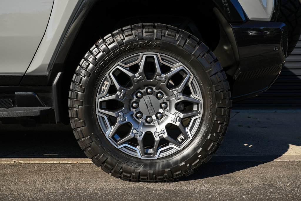 Used 2025 GMC Hummer EV 3X AWD/4WD image 12
