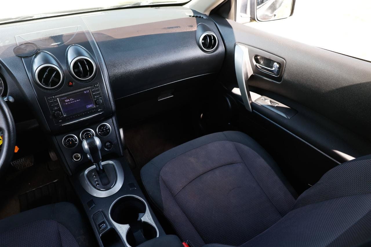 Used 2013 Nissan Rogue SV w/ Premium Pkg FWD image 22