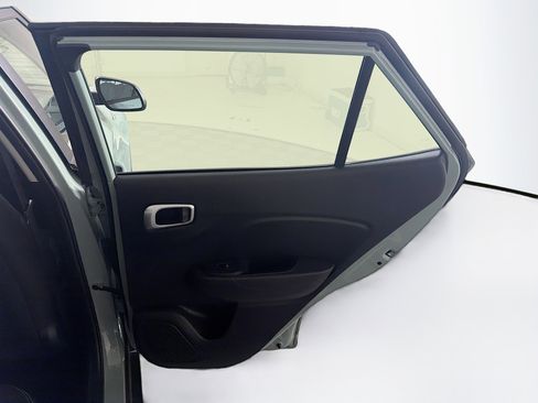 Used 2025 Hyundai Venue SEL FWD image 29