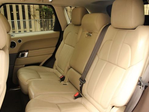 Used 2016 Land Rover Range Rover Sport HSE image 23