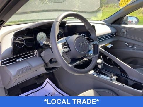 Used 2023 Hyundai Elantra SEL w/ Convenience Package FWD image 11