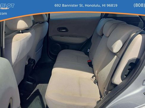 Used 2018 Honda HR-V LX image 9