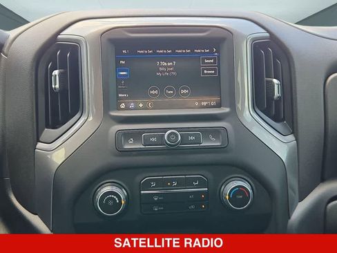 Used 2022 Chevrolet Silverado 1500 Custom Trail Boss AWD/4WD image 27