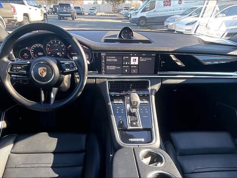 Used 2021 Porsche Panamera image 17