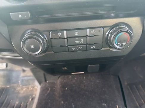 Used 2017 Ford F150 XLT image 10