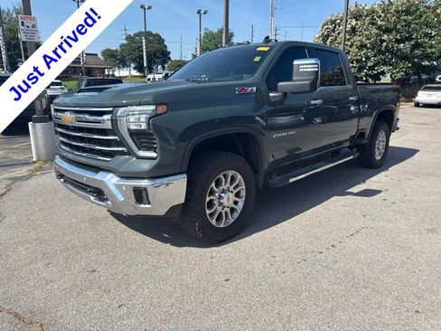 Used 2025 Chevrolet Silverado 2500 LTZ w/ LTZ Convenience Package AWD/4WD image 7