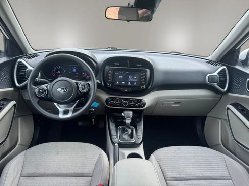 Used 2020 Kia Soul S FWD image 19