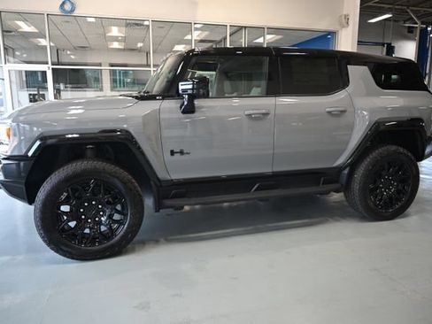 New 2026 GMC Hummer EV SUV w/ LPO, Dark Essentials Package AWD/4WD image 7