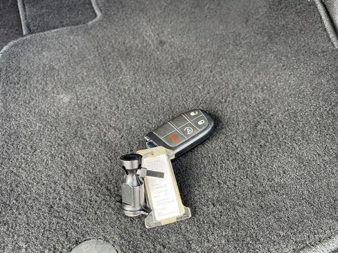 Used 2025 Jeep Compass Limited image 21