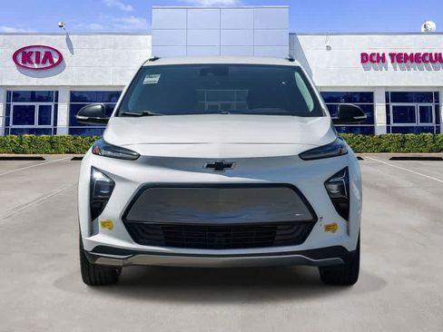 Used 2022 Chevrolet Bolt EUV LT w/ Driver Confidence Package FWD image 2