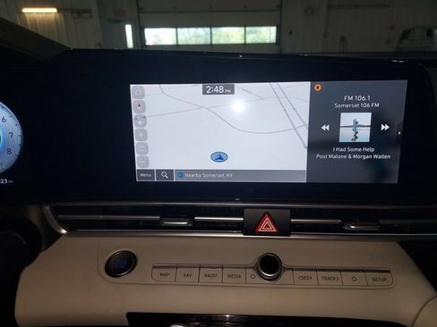Used 2024 Hyundai Elantra Limited FWD image 24