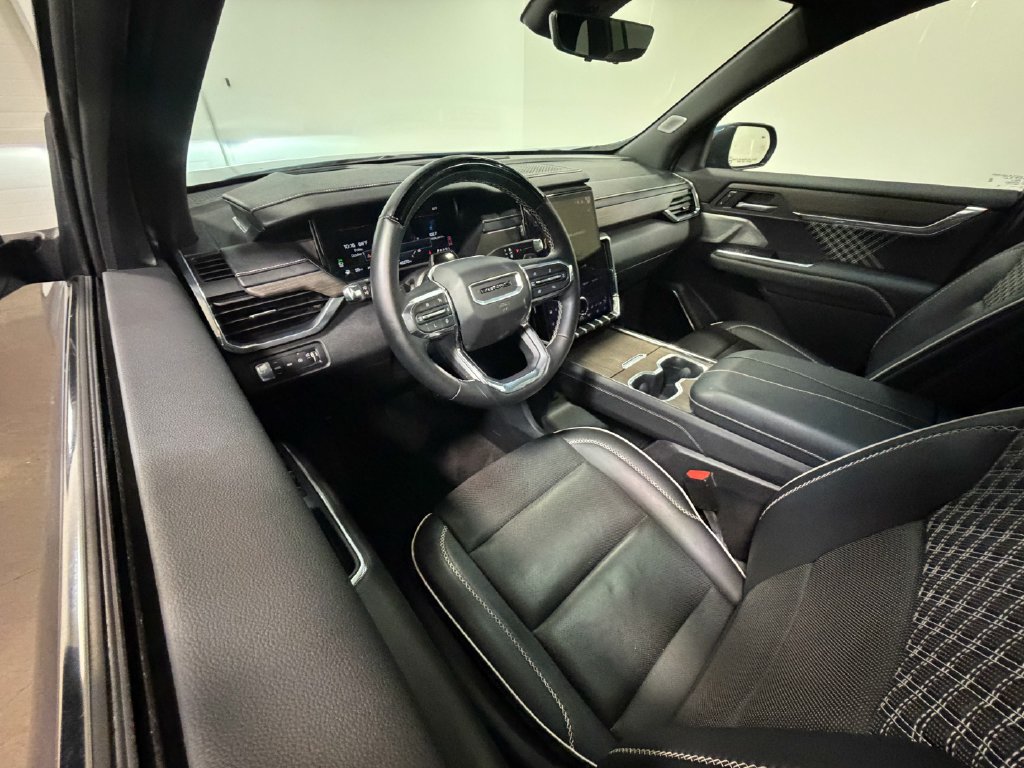 Used 2024 GMC Acadia Denali w/ Super Cruise Package AWD/4WD image 2