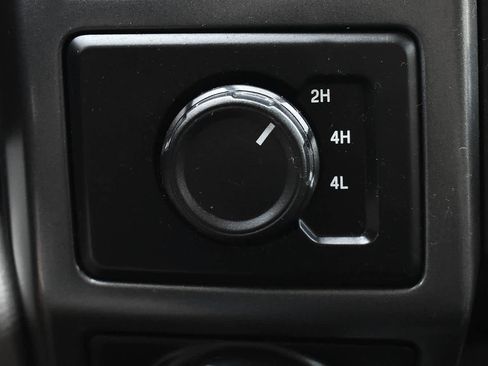 Used 2018 Ford F150 XLT w/ Equipment Group 302A Luxury AWD/4WD image 23