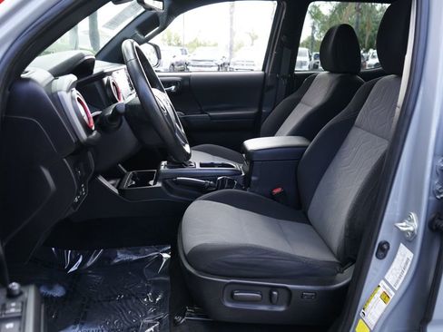 Used 2021 Toyota Tacoma TRD Sport image 17