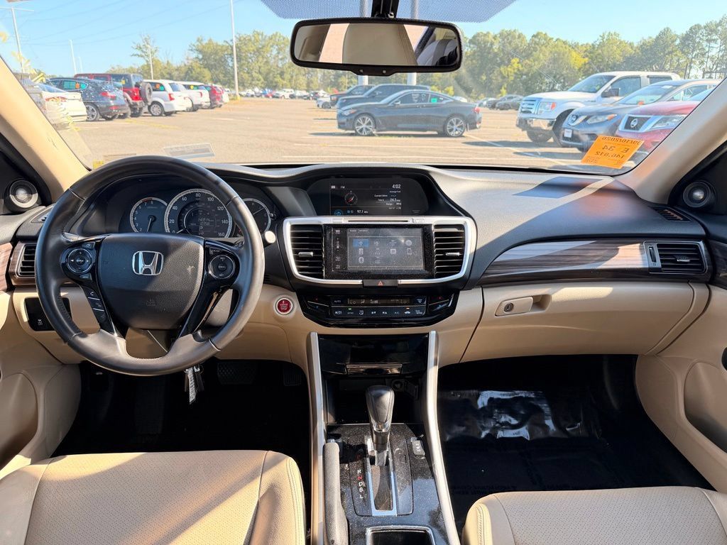 Used 2017 Honda Accord EX-L image 19