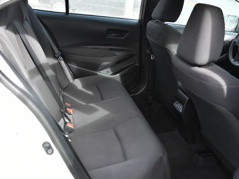 Used 2025 Toyota Corolla LE image 39