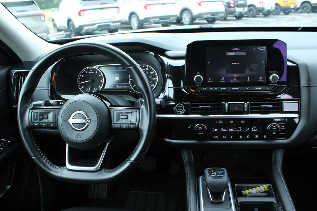Used 2022 Nissan Pathfinder SV AWD/4WD image 24