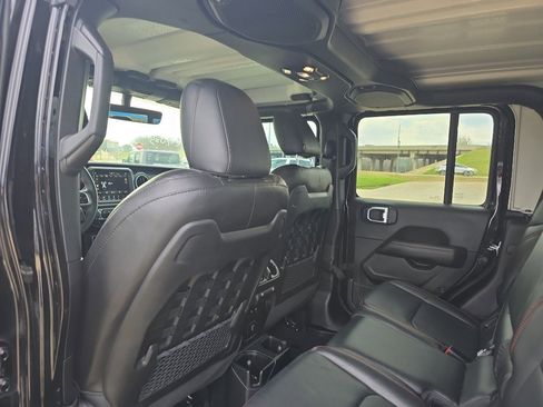 Used 2023 Jeep Gladiator Rubicon image 10
