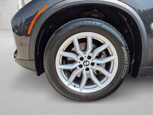 Used 2023 BMW X5 xDrive40i w/ Premium Package AWD/4WD image 24