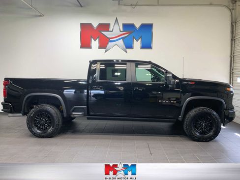 Used 2024 Chevrolet Silverado 2500 ZR2 w/ Technology Package image 1