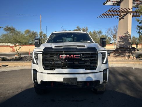 Used 2024 GMC Sierra 2500 AT4 w/ Technology Package image 8