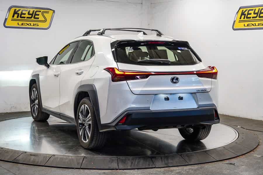 Used 2024 Lexus UX 250h FWD image 2