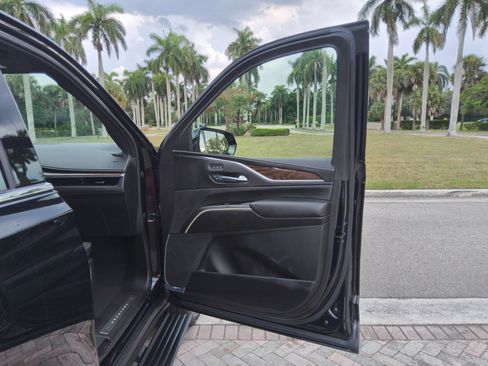 Used 2021 Cadillac Escalade Premium Luxury Platinum AWD/4WD image 43