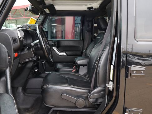 Used 2017 Jeep Wrangler Unlimited Rubicon image 7