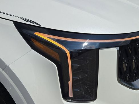 New 2026 Kia Carnival EX image 5