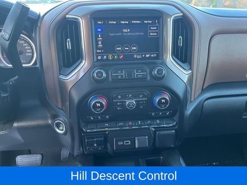 Used 2022 Chevrolet Silverado 2500 High Country w/ Z71 Off-Road Package image 36