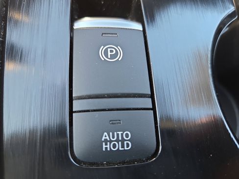 Used 2023 Nissan Rogue SV image 17