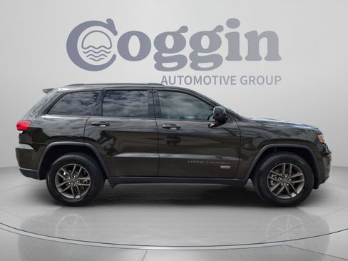 Used 2017 Jeep Grand Cherokee Laredo 75th Anniversary RWD image 7