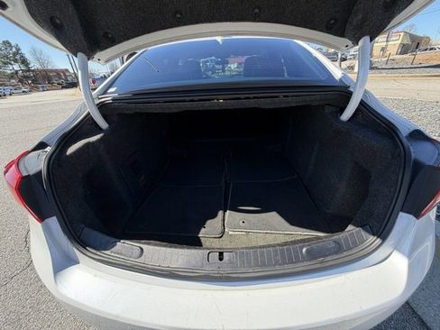 Used 2016 Chevrolet Impala LT w/ Convenience Package image 28