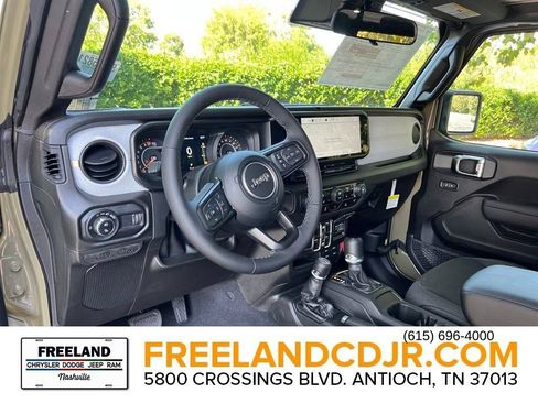 New 2025 Jeep Gladiator Sport AWD/4WD image 18