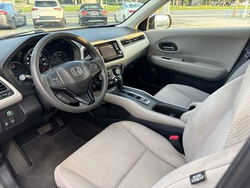 Used 2018 Honda HR-V LX image 5